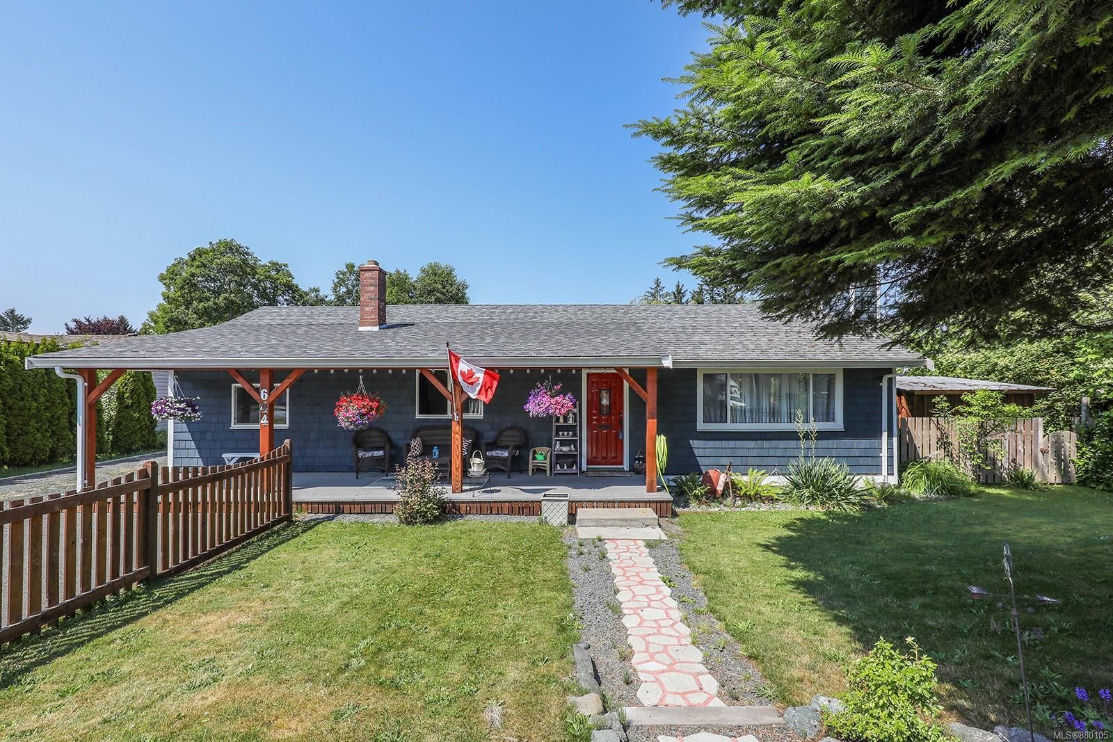 Main Photo: 644 Holm Rd in Campbell River: CR Willow Point House for sale : MLS®# 880105