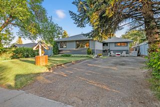 Photo 2: 411 Blackthorn Road NW in Calgary: Thorncliffe Detached for sale : MLS®# A1250630
