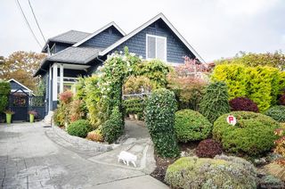Photo 1: 922 Lawndale Ave in VICTORIA: Vi Fairfield East House for sale (Victoria)  : MLS®# 800501