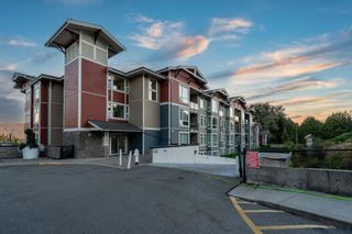 Photo 1: 115 2242 WHATCOM Road in Abbotsford: Abbotsford East Condo for sale in "Waterleaf" : MLS®# R2722263