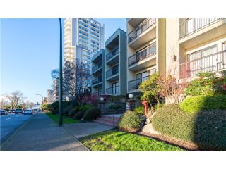 Main Photo: 414 1215 PACIFIC Street in Vancouver: West End VW Condo for sale in "PACIFIC PLACE" (Vancouver West)  : MLS®# V1100589