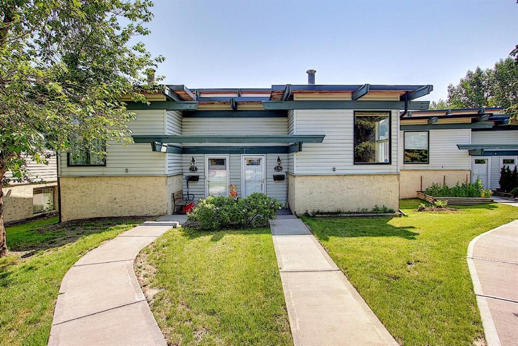 Main Photo: 13A 333 Braxton Place SW in Calgary: Braeside Semi Detached for sale : MLS®# A1129148