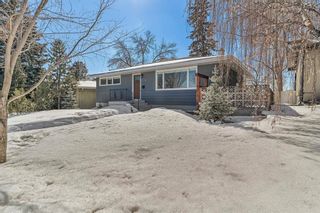Photo 2: 7 Manor Road SW in Calgary: Meadowlark Park Detached for sale : MLS®# A2033424