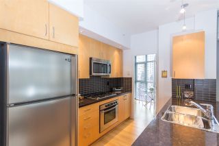 Photo 5: 602 1050 SMITHE Street in Vancouver: West End VW Condo for sale in "THE STERLING" (Vancouver West)  : MLS®# R2118981