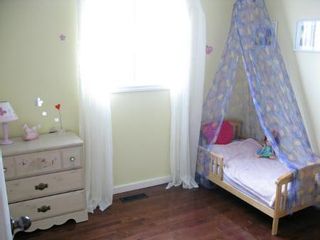 Photo 11: Beautiful 3 Bedroom Bungalow