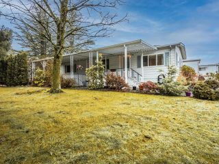 Photo 4: 3 15875 20 Avenue in Surrey: King George Corridor Manufactured Home for sale in "SEA RIDGE BAYS" (South Surrey White Rock)  : MLS®# R2749631