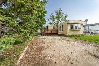 Photo 2: 39 Cedar Crescent in St Clements: Pineridge Trailer Park Residential for sale (R02)  : MLS®# 202321316