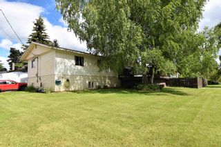 Photo 2: 1004 TORONTO Street in Smithers: Smithers - Town Manufactured Home for sale (Smithers And Area)  : MLS®# R2702111