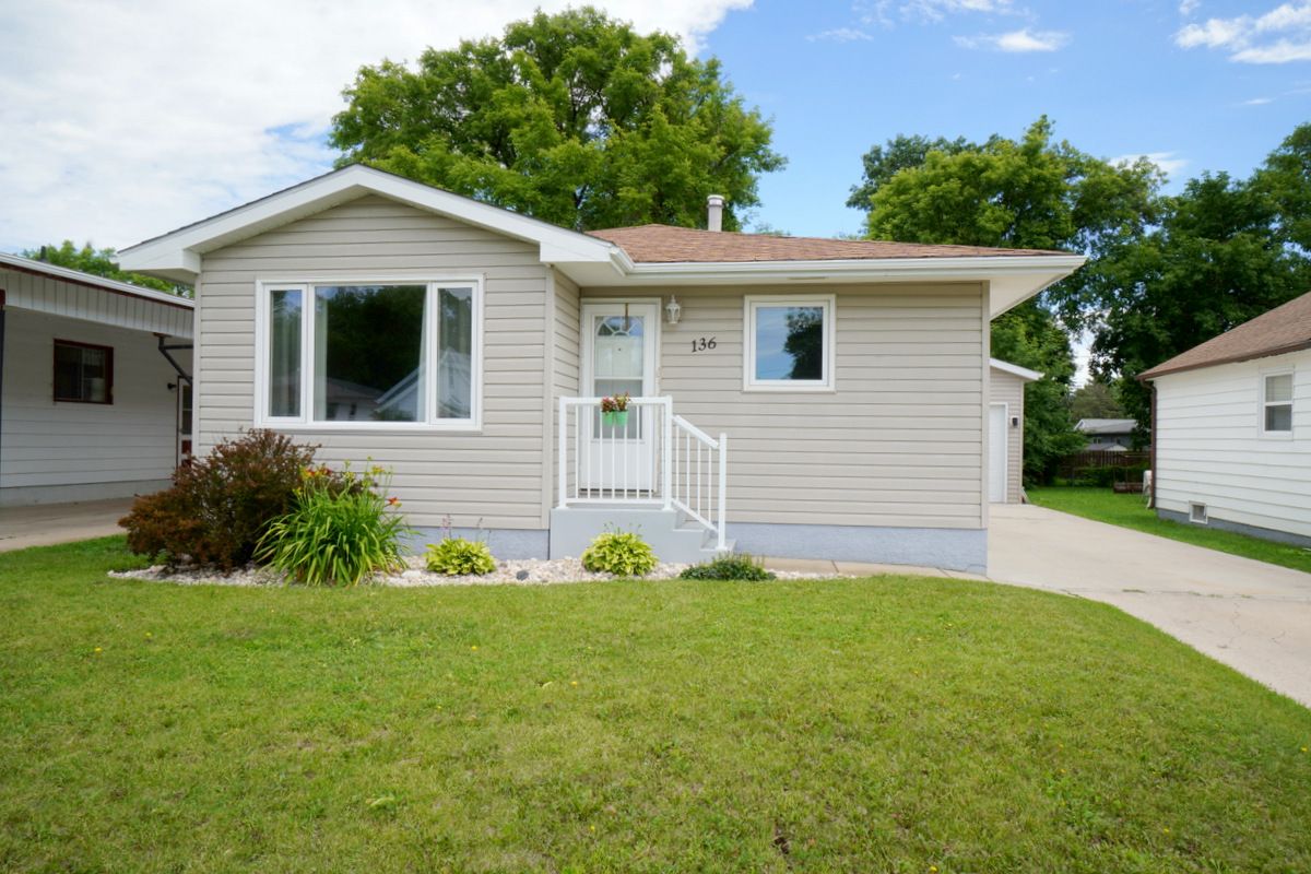 Main Photo: 136 16th St SW in Portage la Prairie: House for sale : MLS®# 202217556