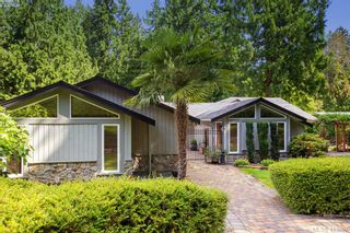 Photo 1: 1300 Clayton Rd in NORTH SAANICH: NS Lands End House for sale (North Saanich)  : MLS®# 820834