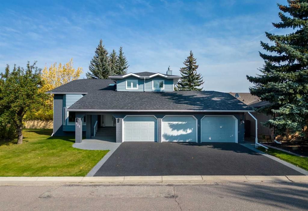 Main Photo: 132 Wood Willow Close SW in Calgary: Woodlands Detached for sale : MLS®# A2081782