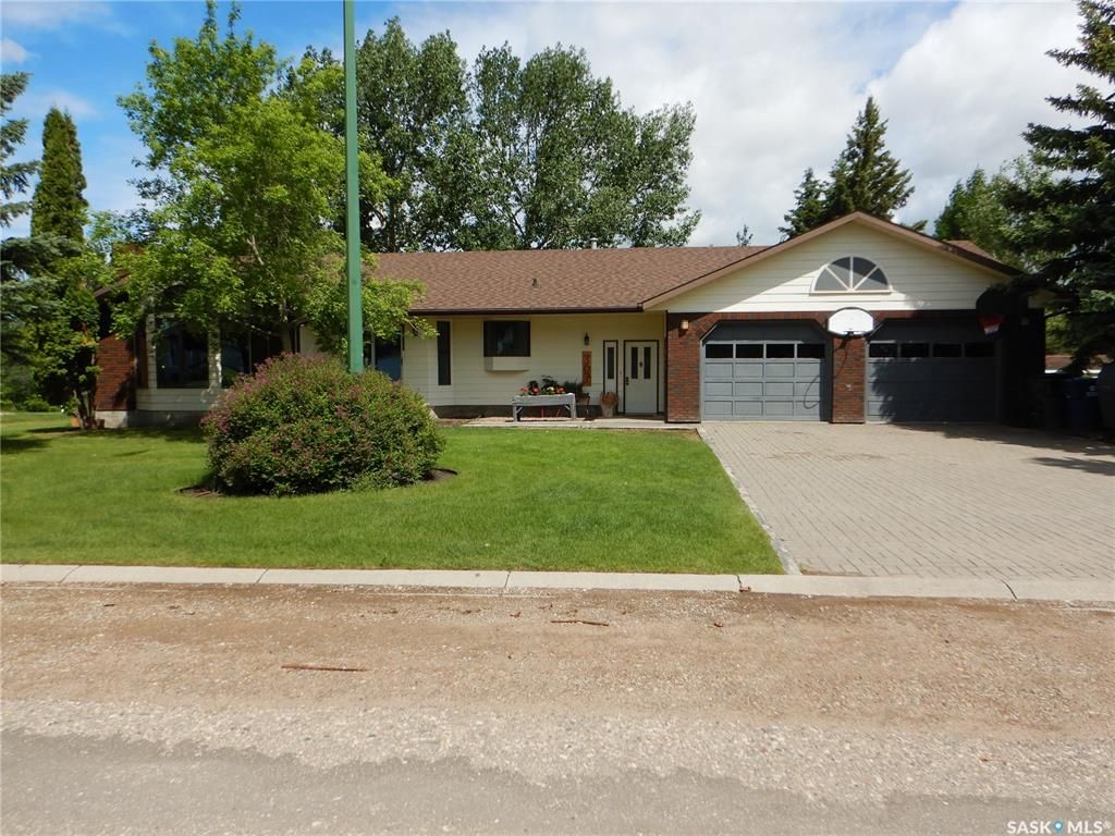 Main Photo: 307 Finley Avenue in Cut Knife: Residential for sale : MLS®# SK899142