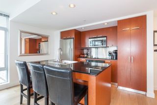 Photo 3: 2605 1255 SEYMOUR Street in Vancouver: Downtown VW Condo for sale in "Elan" (Vancouver West)  : MLS®# R2216432