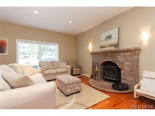 Photo 7: 900 Jasmine Ave in VICTORIA: SW Marigold House for sale (Saanich West)  : MLS®# 705345