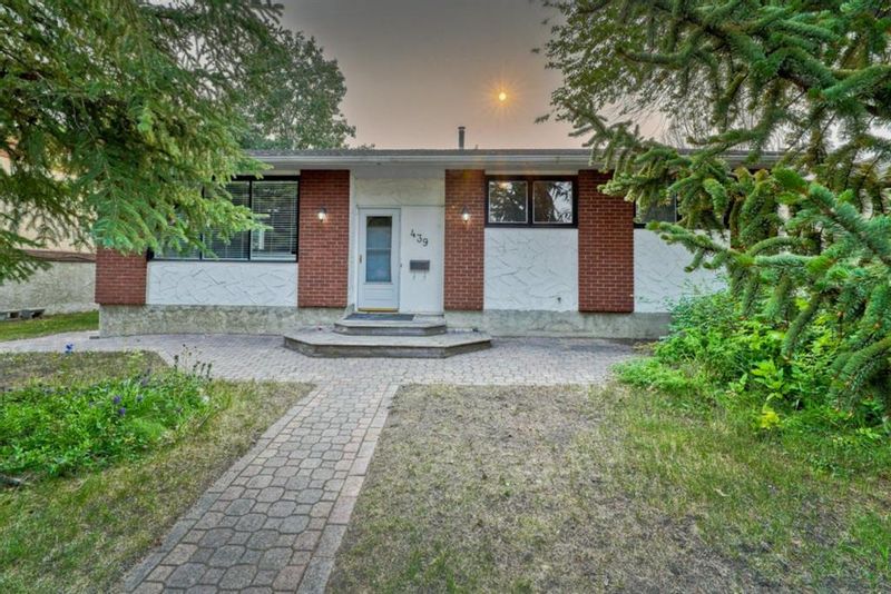 FEATURED LISTING: 439 Queensland Road Southeast Calgary