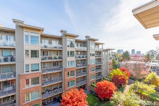 Photo 14: 504 139 W 22ND Street in North Vancouver: Central Lonsdale Condo for sale in "ANDERSON WALK" : MLS®# R2739797