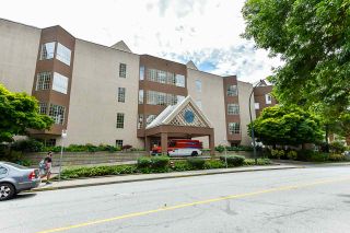 Photo 32: 201 1150 QUAYSIDE Drive in New Westminster: Quay Condo for sale in "Westport" : MLS®# R2460652