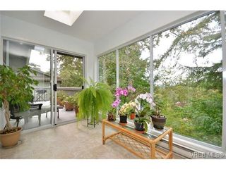 Photo 1: 9 909 Carolwood Dr in VICTORIA: SE Broadmead Row/Townhouse for sale (Saanich East)  : MLS®# 683016