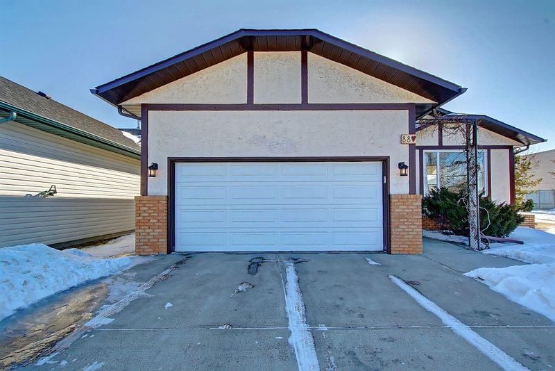FEATURED LISTING: 88 WOODSIDE Close Northwest Airdrie
