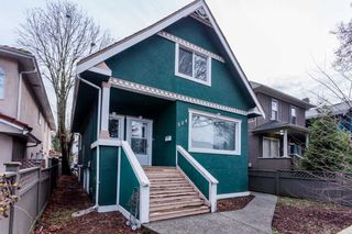 Photo 1: 524 E 12TH Avenue in Vancouver: Mount Pleasant VE House for sale (Vancouver East)  : MLS®# R2235406
