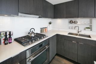 Photo 4: 910 111 E 1ST Avenue in Vancouver: Mount Pleasant VE Condo for sale in "Block 100" (Vancouver East)  : MLS®# R2125894