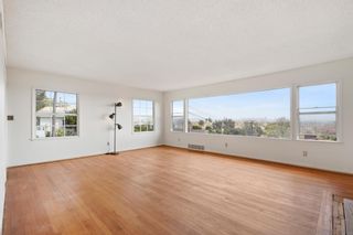 Photo 8: POINT LOMA House for sale : 2 bedrooms : 3135 Quimby in San Diego
