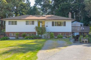 Photo 2: 570 Cedarcrest Dr in Colwood: Co Wishart North House for sale : MLS®# 881652