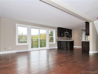 Photo 3: 974 Rattanwood Pl in VICTORIA: La Happy Valley Row/Townhouse for sale (Langford)  : MLS®# 621552