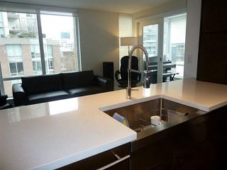 Photo 4: 802 535 SMITHE Street in Vancouver: Downtown VW Condo for sale in "DOLCE" (Vancouver West)  : MLS®# V1110813