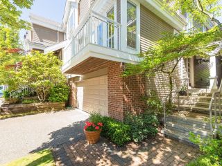 Photo 2: 17 5760 HAMPTON Place in Vancouver: University VW Townhouse for sale in "WEST HAMPSTEAD" (Vancouver West)  : MLS®# R2902120