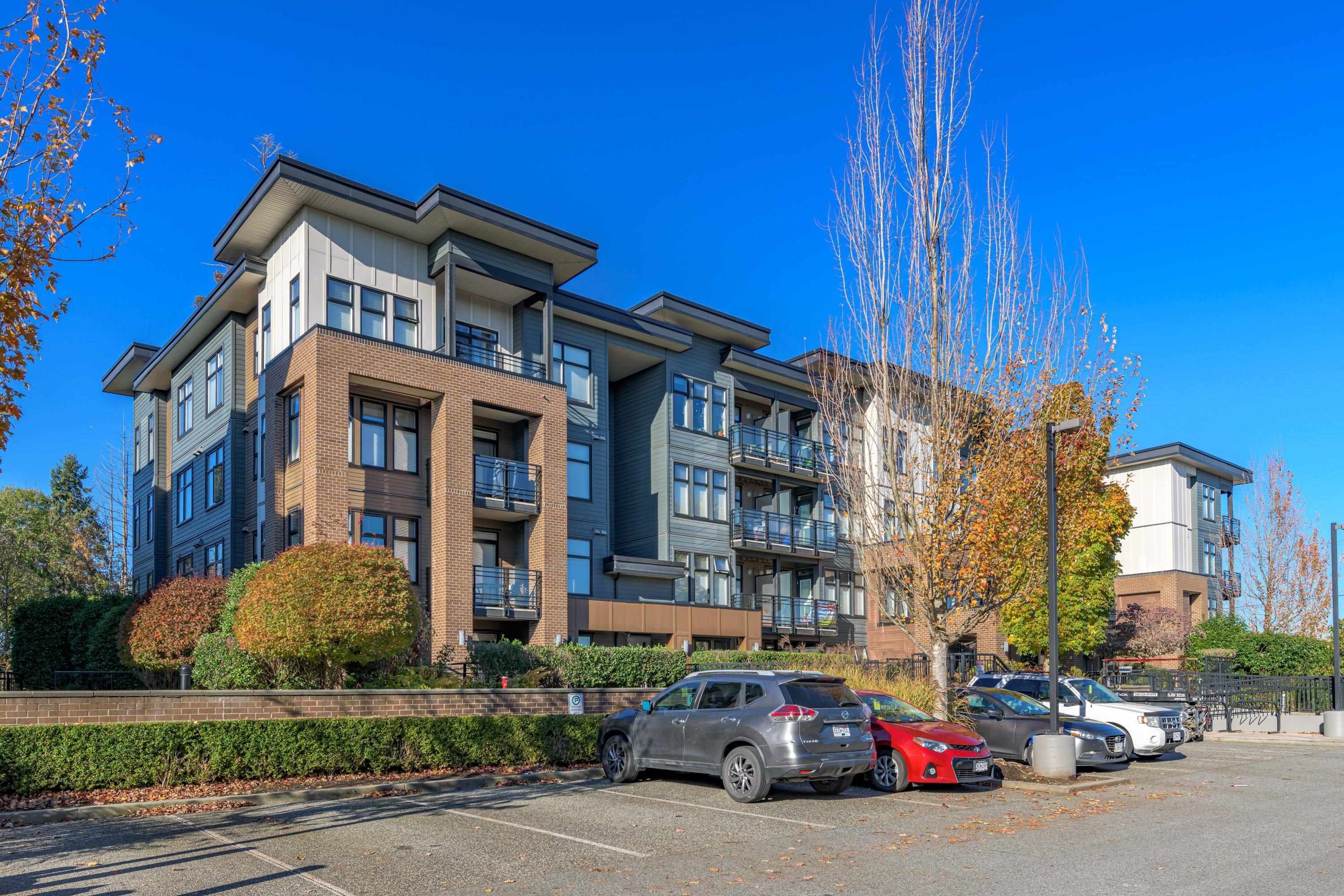 Main Photo: 401 20058 FRASER Highway in Langley: Langley City Condo for sale in "VARSITY" : MLS®# R2736662