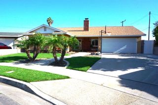 Photo 2: 7912 Rhine Drive in Huntington Beach: Residential for sale (17 - Northwest Huntington Beach)  : MLS®# OC17079331