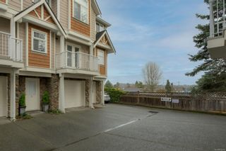 Photo 1: 7 2921 Cook St in Victoria: Vi Mayfair Row/Townhouse for sale : MLS®# 956137