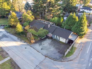 Main Photo: 908 GLENACRE Court in Port Moody: College Park PM House for sale : MLS®# R2833451