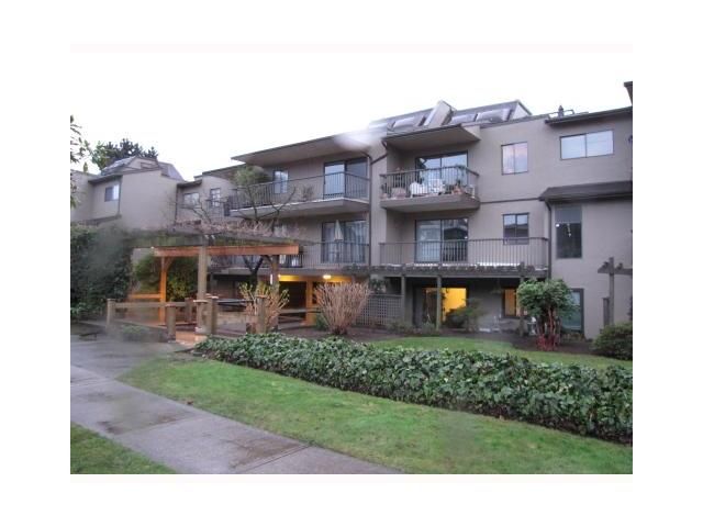 Main Photo: 110 251 W 4TH Street in North Vancouver: Lower Lonsdale Condo for sale in "BRITANNIA PLACE" : MLS®# V921082