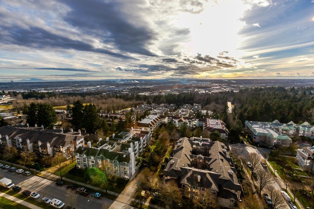 Main Photo: 1903 7368 SANDBORNE Avenue in Burnaby: South Slope Condo for sale in "MAYFAIR PLACE I" (Burnaby South)  : MLS®# R2140930