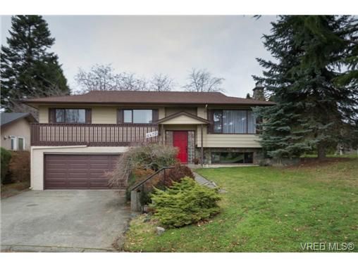 Main Photo: 4472 Tremblay Dr in VICTORIA: SE Gordon Head House for sale (Saanich East)  : MLS®# 688278