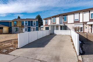 Photo 3: 152 Abergale Close NE in Calgary: Abbeydale Row/Townhouse for sale : MLS®# A1196223