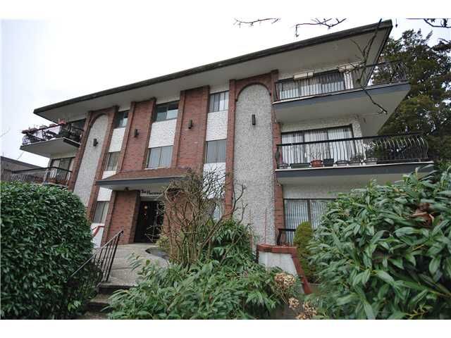 Main Photo: 306 214 E 15TH Street in North Vancouver: Central Lonsdale Condo for sale : MLS®# V994566