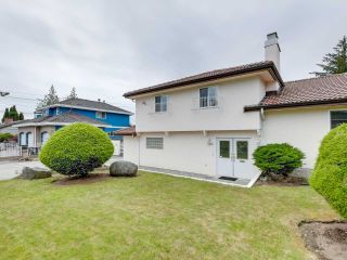 Photo 4: 3565 CHRISDALE Avenue in Burnaby: Government Road House for sale (Burnaby North)  : MLS®# R2467805