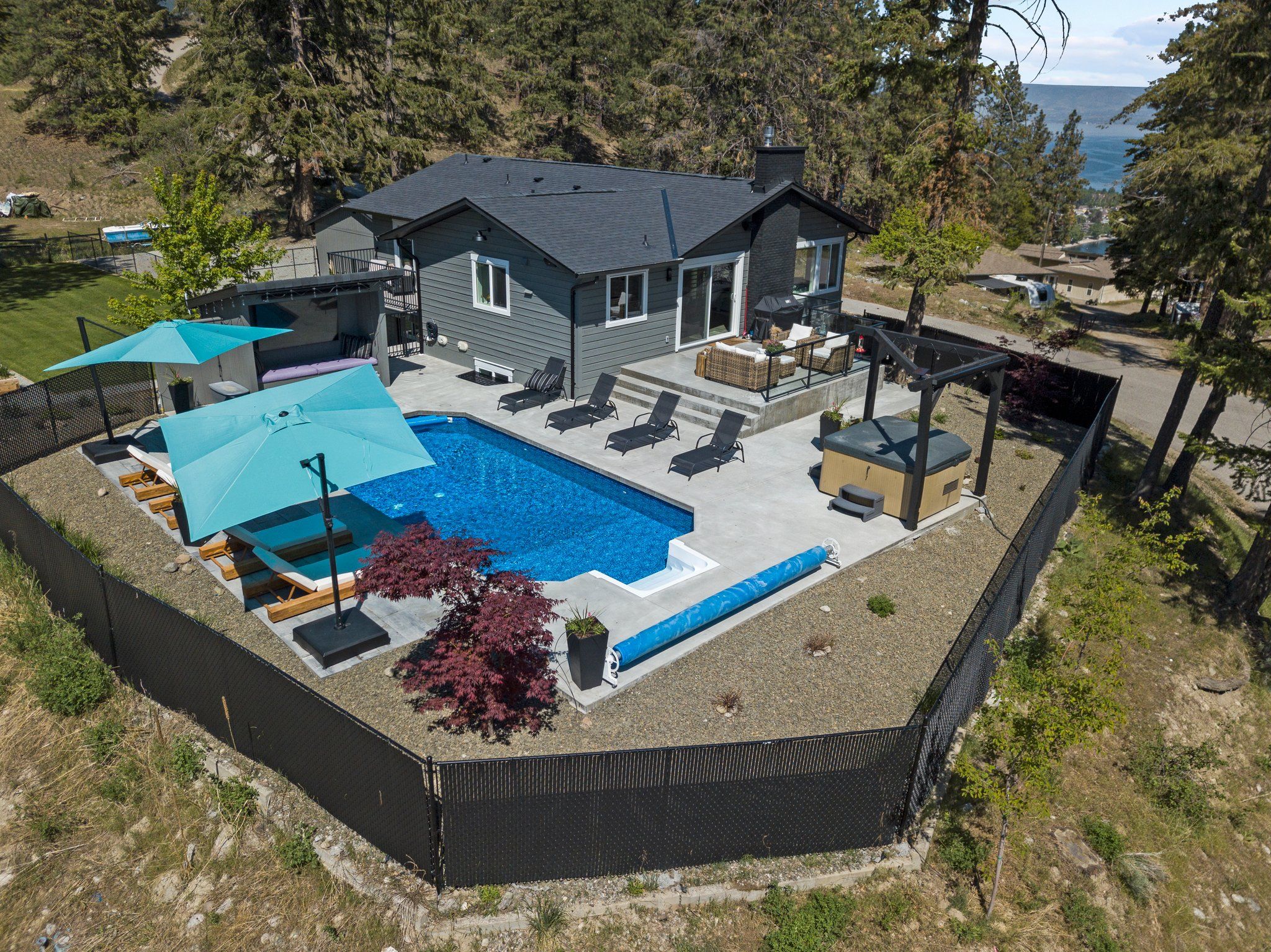 Main Photo: 4430 Somerset Place: Peachland House for sale (Central Okanagan)  : MLS®# 10273972