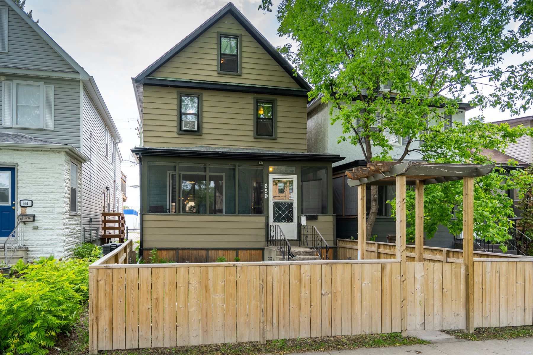 Main Photo: West End Two and a Half Storey: House for sale (Winnipeg) 