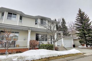 Photo 2: 23 Sierra Morena Gardens SW in Calgary: Signal Hill Row/Townhouse for sale : MLS®# A1076186