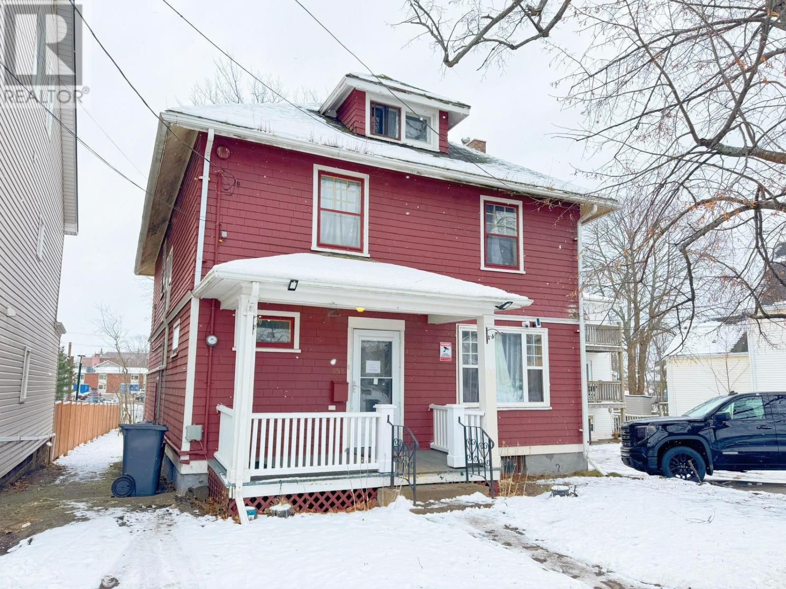 Main Photo: 252 Kent Street in Charlottetown: House for sale : MLS®# 202401333