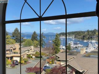 Photo 3: 702 6880 Wallace Dr in VICTORIA: CS Brentwood Bay Row/Townhouse for sale (Central Saanich)  : MLS®# 821617