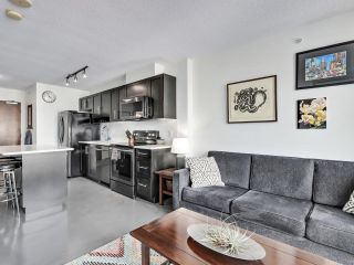 Photo 7: 705 550 TAYLOR Street in Vancouver: Downtown VW Condo for sale in "THE TAYLOR" (Vancouver West)  : MLS®# R2880768