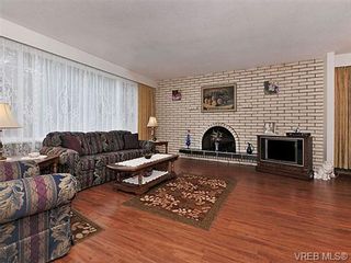 Photo 2: 970 Haslam Ave in VICTORIA: La Glen Lake House for sale (Langford)  : MLS®# 655387