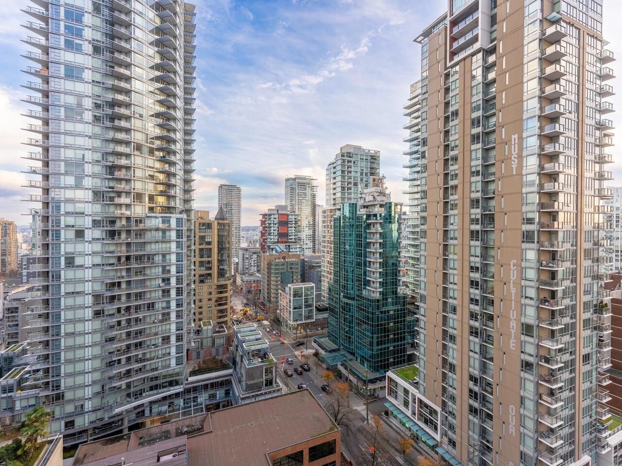 Main Photo: 1809 1289 HORNBY Street in Vancouver: Downtown VW Condo for sale (Vancouver West)  : MLS®# R2835537