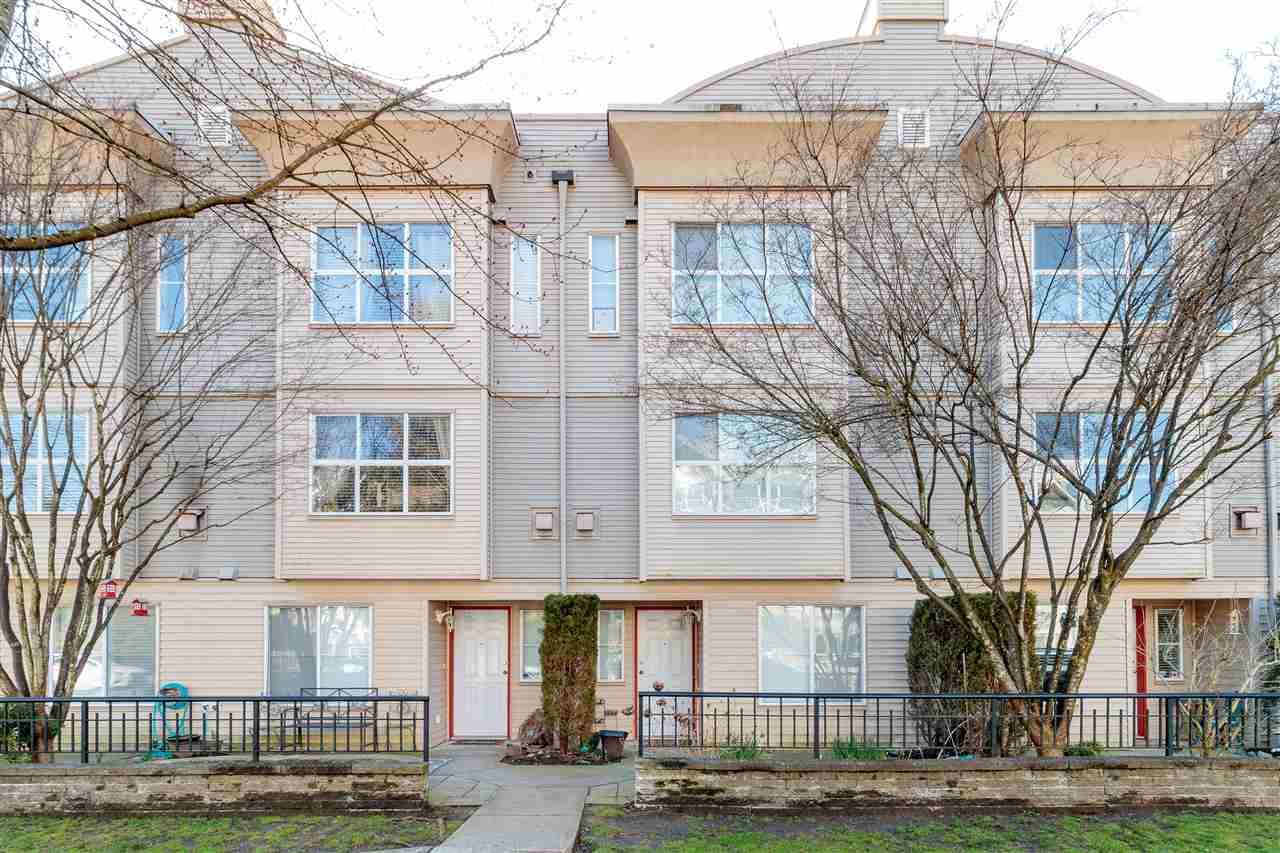 Main Photo: 49 12449 191 Street in Pitt Meadows: Mid Meadows Townhouse for sale : MLS®# R2451293