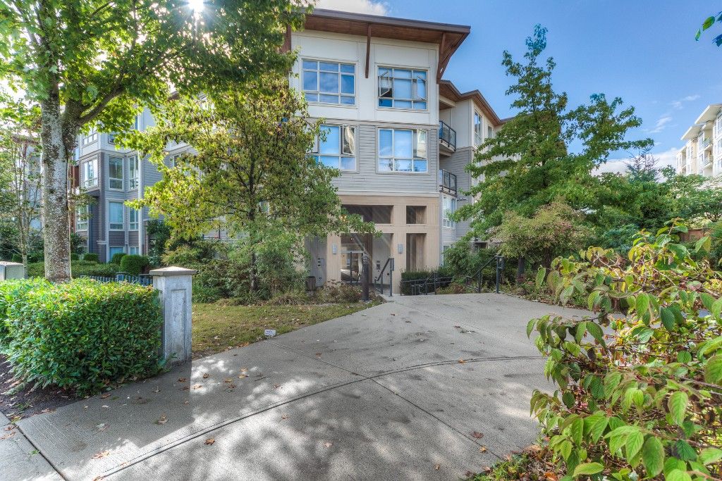 Main Photo: 112-15918 26 Ave in South Surrey: Grandview Surrey Condo for sale (South Surrey White Rock) 